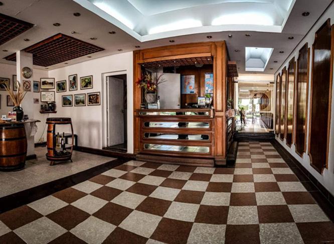 Hotel Emperador Cafayate Buitenkant foto